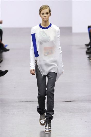 Fotoservizio/FW 2014-2015/WOMEN/ICEBERG/DP1/32