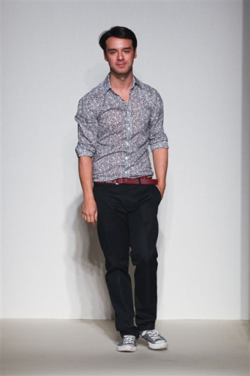 Fotoservizio/SS 2012/WOMEN/GABRIELE COLANGELO/39