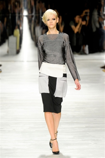 Fotoservizio/SS 2012/WOMEN/ICEBERG/8