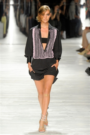 Fotoservizio/SS 2012/WOMEN/ICEBERG/10