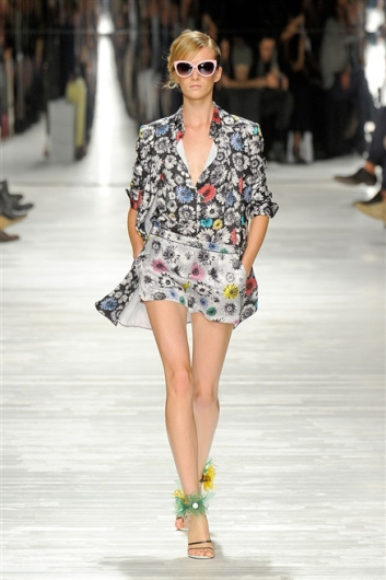 Fotoservizio/SS 2012/WOMEN/ICEBERG/20