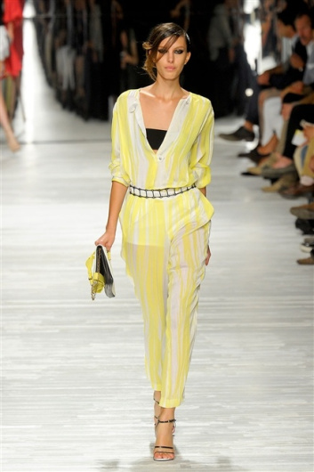 Fotoservizio/SS 2012/WOMEN/ICEBERG/32