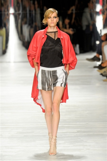 Fotoservizio/SS 2012/WOMEN/ICEBERG/33