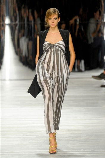 Fotoservizio/SS 2012/WOMEN/ICEBERG/34