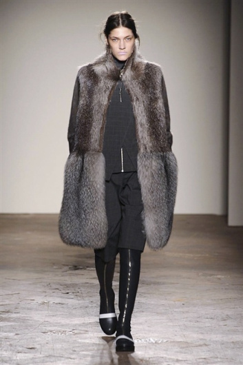 Fotoservizio/FW 2014-2015/WOMEN/GABRIELE COLANGELO/DP1/19