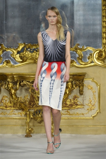 Fotoservizio/SS 2012/WOMEN/MARCO DE VINCENZO/10