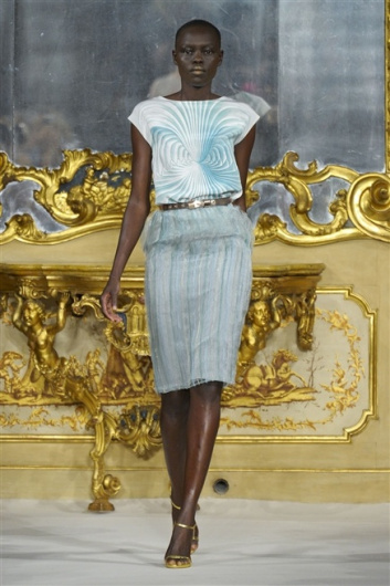 Fotoservizio/SS 2012/WOMEN/MARCO DE VINCENZO/24