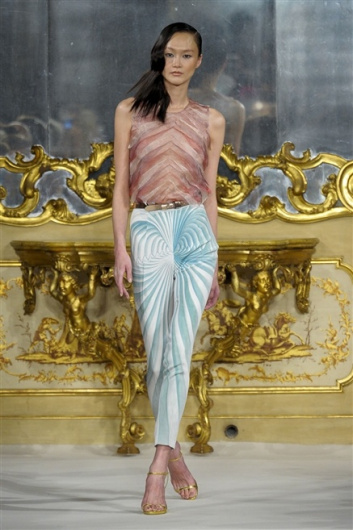 Fotoservizio/SS 2012/WOMEN/MARCO DE VINCENZO/25
