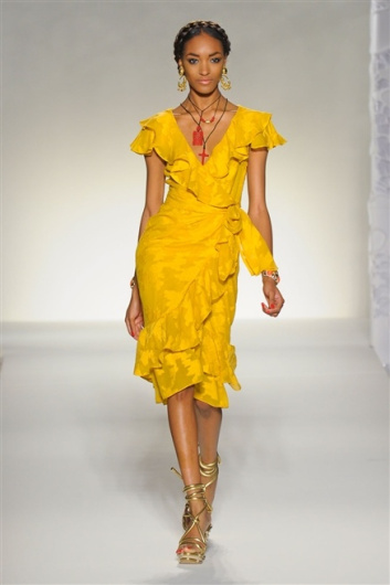 Fotoservizio/SS 2012/WOMEN/MOSCHINO/8