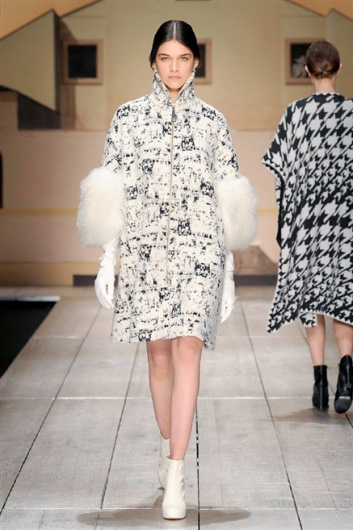 Fotoservizio/FW 2014-2015/WOMEN/LAURA BIAGIOTTI/DP1/4