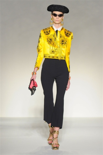Fotoservizio/SS 2012/WOMEN/MOSCHINO/12
