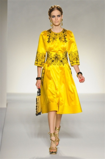 Fotoservizio/SS 2012/WOMEN/MOSCHINO/14
