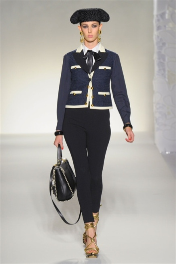 Fotoservizio/SS 2012/WOMEN/MOSCHINO/26