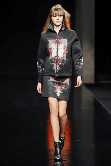 Fotoservizio/FW 2014-2015/WOMEN/JOHN RICHMOND/DP1/4