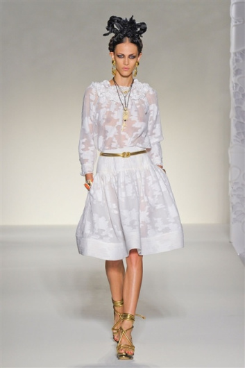 Fotoservizio/SS 2012/WOMEN/MOSCHINO/41
