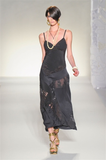Fotoservizio/SS 2012/WOMEN/MOSCHINO/34
