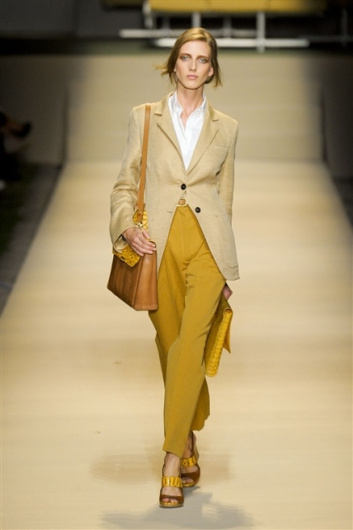 Fotoservizio/SS 2012/WOMEN/TRUSSARDI/1