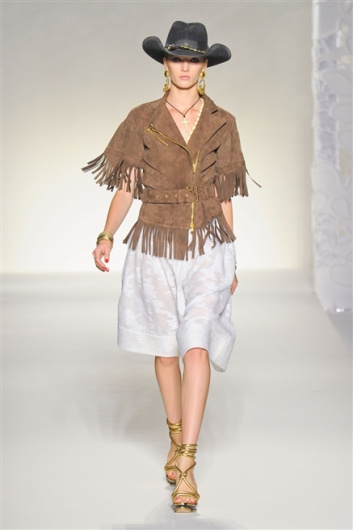 Fotoservizio/SS 2012/WOMEN/MOSCHINO/42