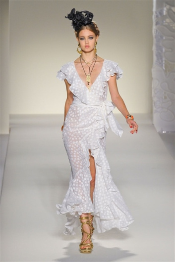 Fotoservizio/SS 2012/WOMEN/MOSCHINO/44