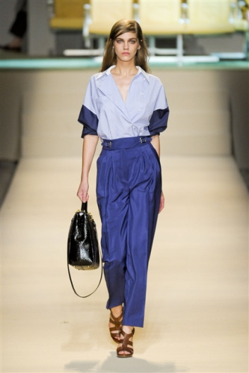 Fotoservizio/SS 2012/WOMEN/TRUSSARDI/11
