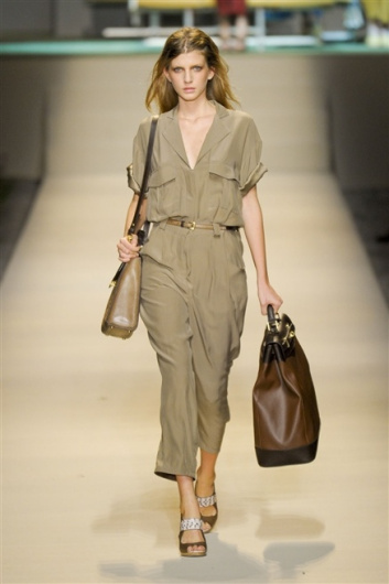 Fotoservizio/SS 2012/WOMEN/TRUSSARDI/24