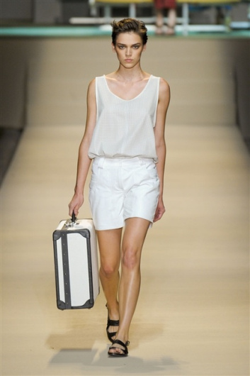 Fotoservizio/SS 2012/WOMEN/TRUSSARDI/25
