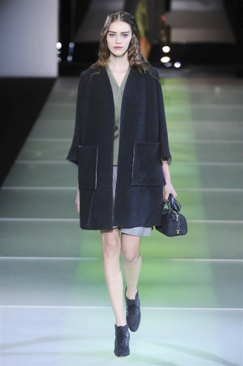 Fotoservizio/FW 2014-2015/WOMEN/GIORGIO ARMANI/DP1/12