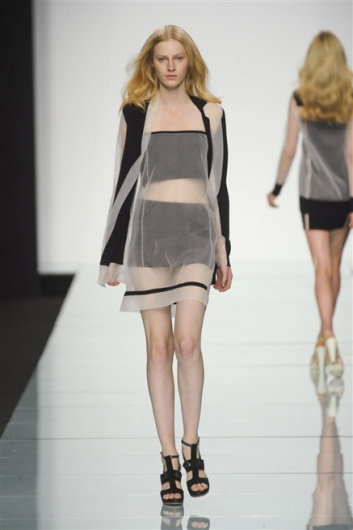 Fotoservizio/SS 2012/WOMEN/ANTEPRIMA/25