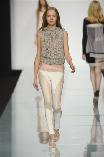 Fotoservizio/SS 2012/WOMEN/ANTEPRIMA/27