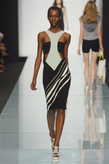 Fotoservizio/SS 2012/WOMEN/ANTEPRIMA/20