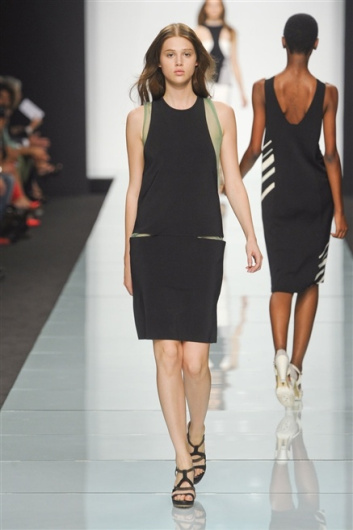 Fotoservizio/SS 2012/WOMEN/ANTEPRIMA/21