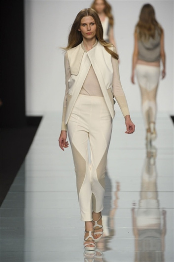 Fotoservizio/SS 2012/WOMEN/ANTEPRIMA/29