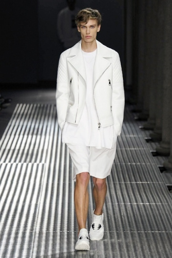 Fotoservizio/SS 2015/MEN/NEIL BARRETT/DP1/2