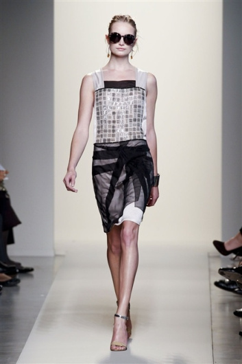 Fotoservizio/SS 2012/WOMEN/BOTTEGA VENETA/30