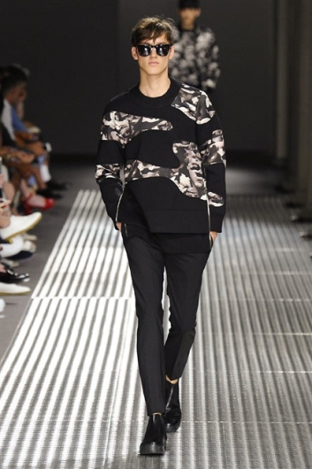 Fotoservizio/SS 2015/MEN/NEIL BARRETT/DP1/29