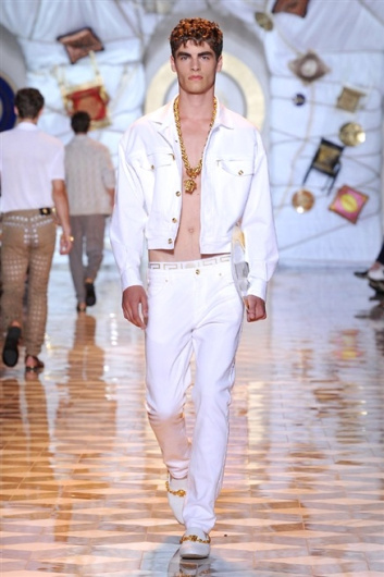 Fotoservizio/SS 2015/MEN/VERSACE/DP1/12