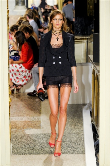 Fotoservizio/SS 2012/WOMEN/EMILIO PUCCI/6
