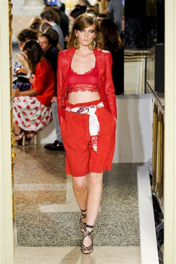 Fotoservizio/SS 2012/WOMEN/EMILIO PUCCI/17