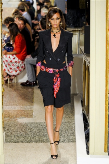 Fotoservizio/SS 2012/WOMEN/EMILIO PUCCI/9