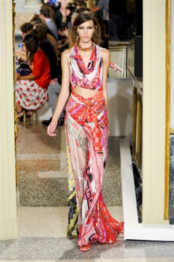 Fotoservizio/SS 2012/WOMEN/EMILIO PUCCI/12