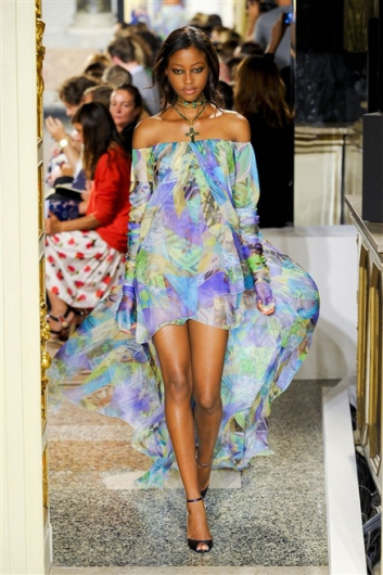 Fotoservizio/SS 2012/WOMEN/EMILIO PUCCI/23