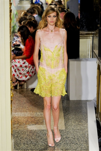 Fotoservizio/SS 2012/WOMEN/EMILIO PUCCI/19