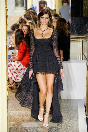 Fotoservizio/SS 2012/WOMEN/EMILIO PUCCI/34
