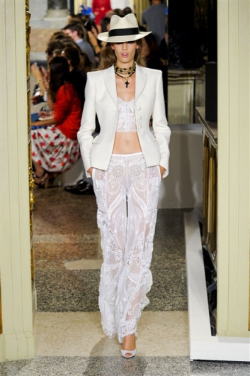 Fotoservizio/SS 2012/WOMEN/EMILIO PUCCI/35