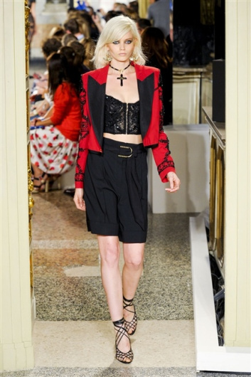Fotoservizio/SS 2012/WOMEN/EMILIO PUCCI/38