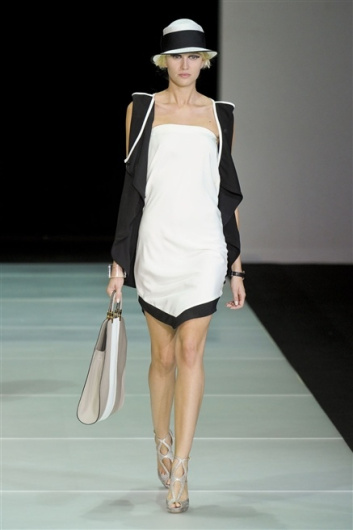 Fotoservizio/SS 2012/WOMEN/EMPORIO ARMANI/4