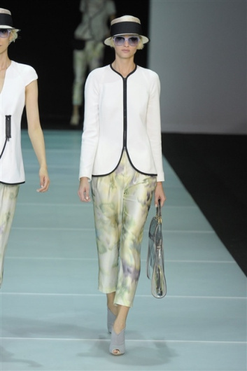 Fotoservizio/SS 2012/WOMEN/EMPORIO ARMANI/20