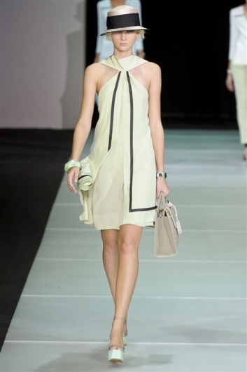 Fotoservizio/SS 2012/WOMEN/EMPORIO ARMANI/28