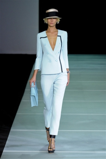 Fotoservizio/SS 2012/WOMEN/EMPORIO ARMANI/30