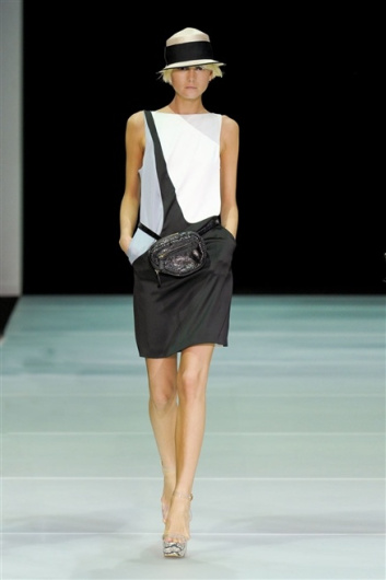 Fotoservizio/SS 2012/WOMEN/EMPORIO ARMANI/25